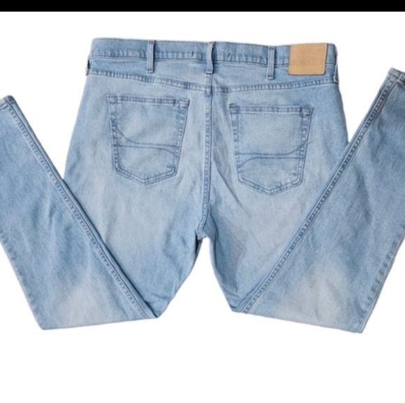 Hollister Jeans. Size 36/32 - Picture 5 of 8